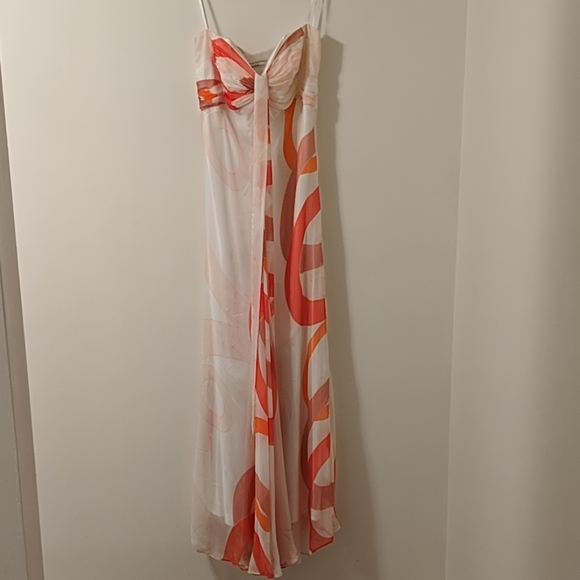 Fun, flirty gown by Laundry (Size 10) - Picture 2 of 5